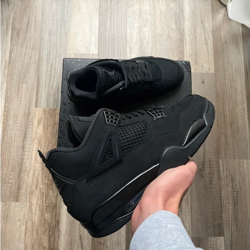 Air Jordan 4 Retro Black Cat 2025